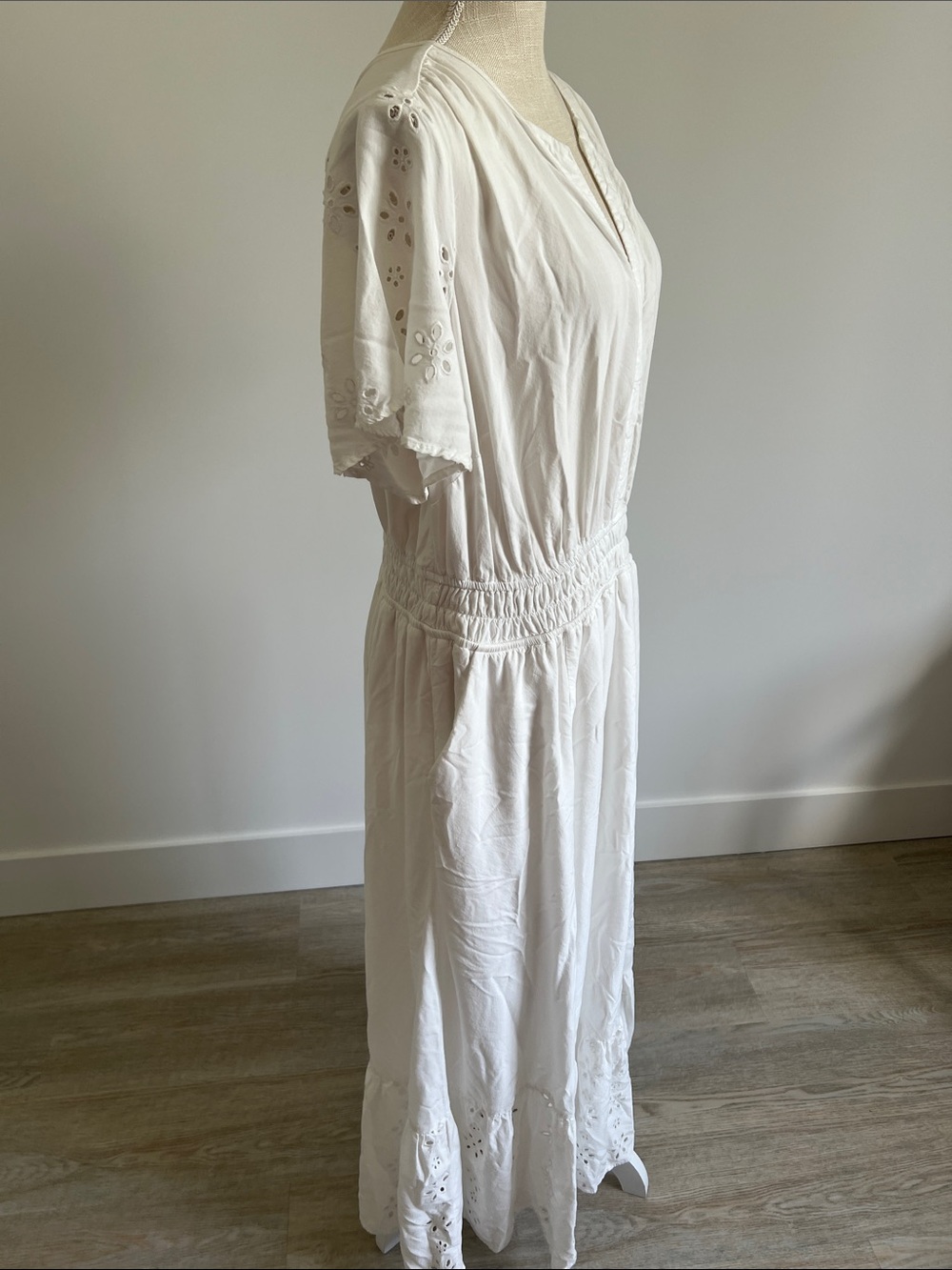 Romantic Torrid Size 1 White Long Dress - Picture 6 of 10